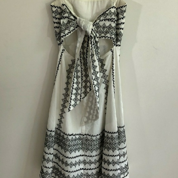 BCBG Summer Dress - Picture 2 of 7